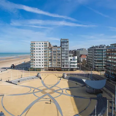 Апартаменты Stylish W Sea Views *