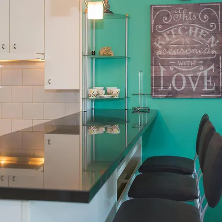 Daire Stylish W Sea Views *