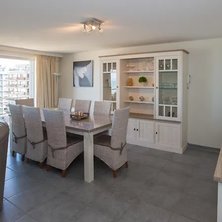 Stylish W Sea Views *