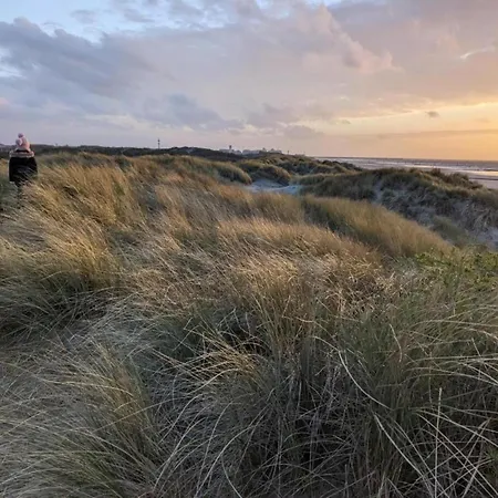 Апартаменты Stylish W Sea Views *