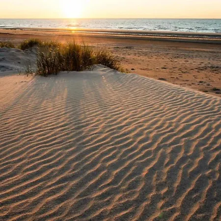 Stylish W Sea Views Апартаменты